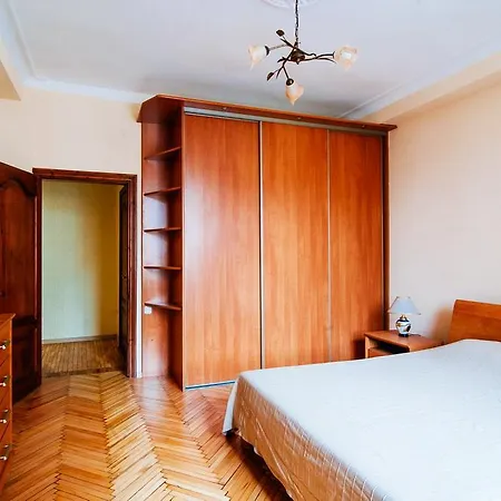 Apartment On Nezavisimosti 12