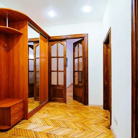Apartment On Nezavisimosti 12 *